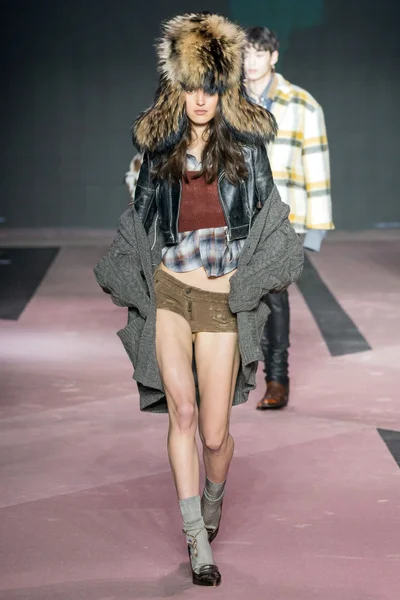 Look 24